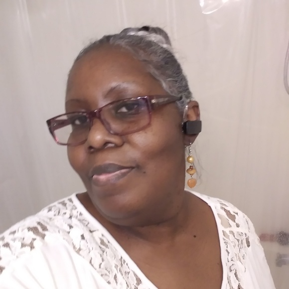 Meet your Posher, Tracy - Picture 1 of 1